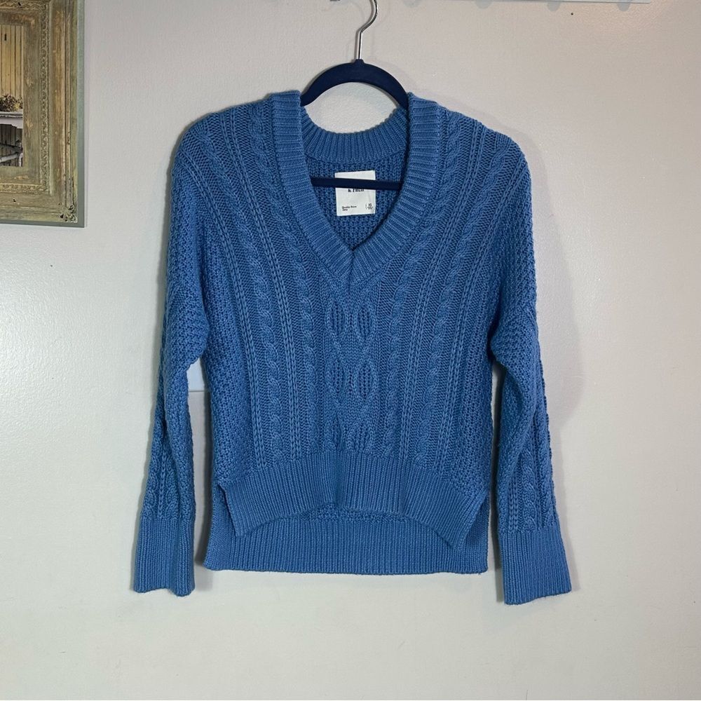 Abercrombie & Fitch Blue V-Neck Sweater